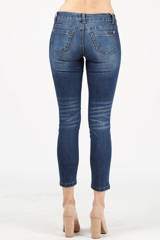 CAPRI LENGTH DESTROYED DENIM PANTS