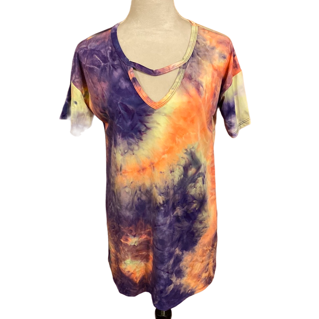 SHORT SLEEVE KEYHOLE NECK TIE DYE PRINT TOP