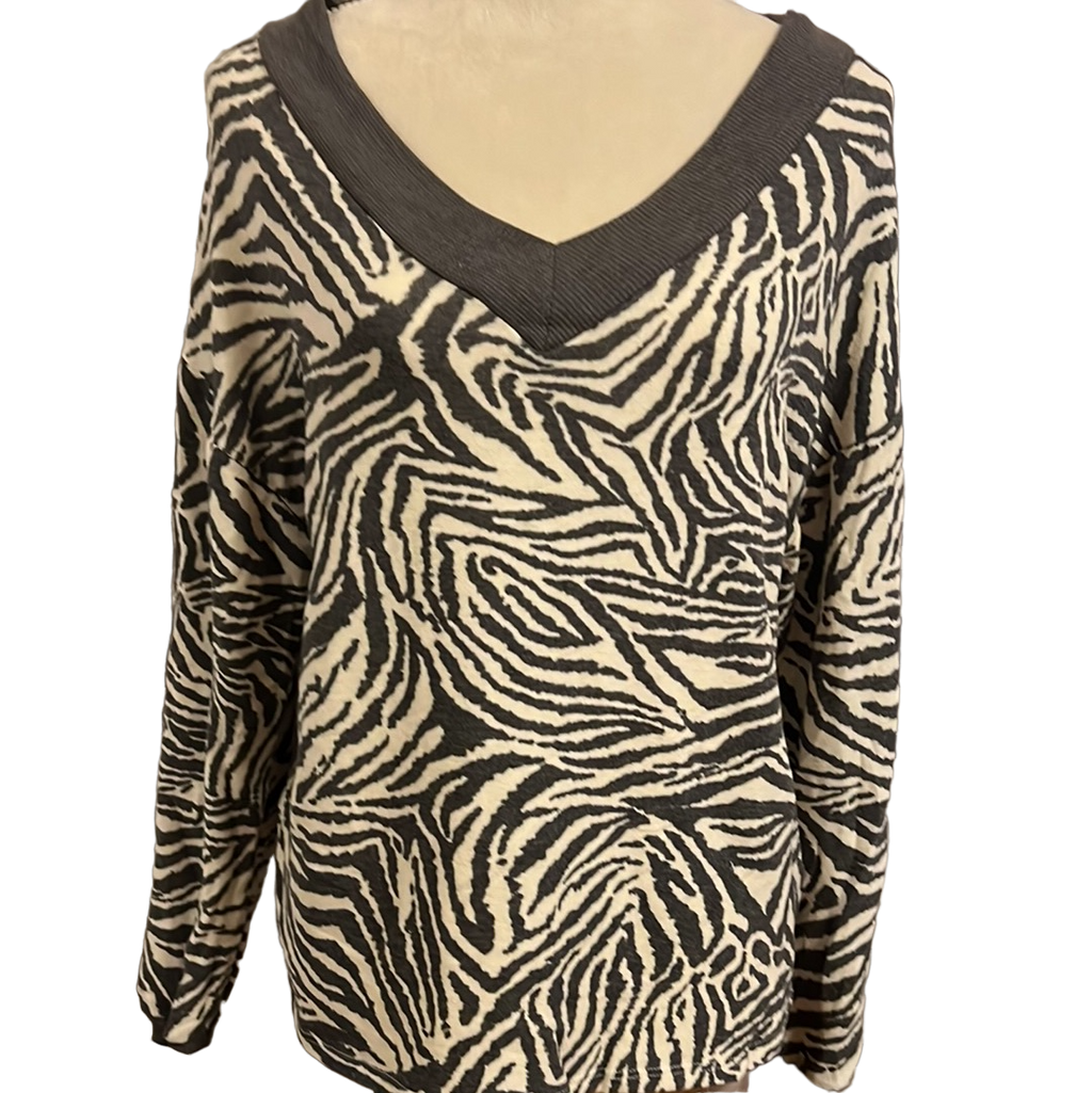 LONG SLEEVE V NECK ANIMAL PRINT TOP OR JOGGERS