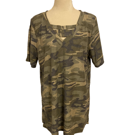 SHORT SLEEVE CAMO TOP WITH STRAPPED FRONT NECK