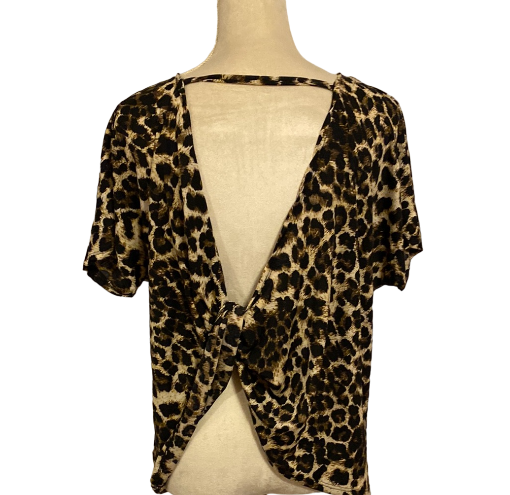 SHORT SLEEVE ANIMAL PRINT TOP WITH TWIST OPEN BACK DETAIL