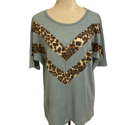 CHEETAH CHEVRON TOP