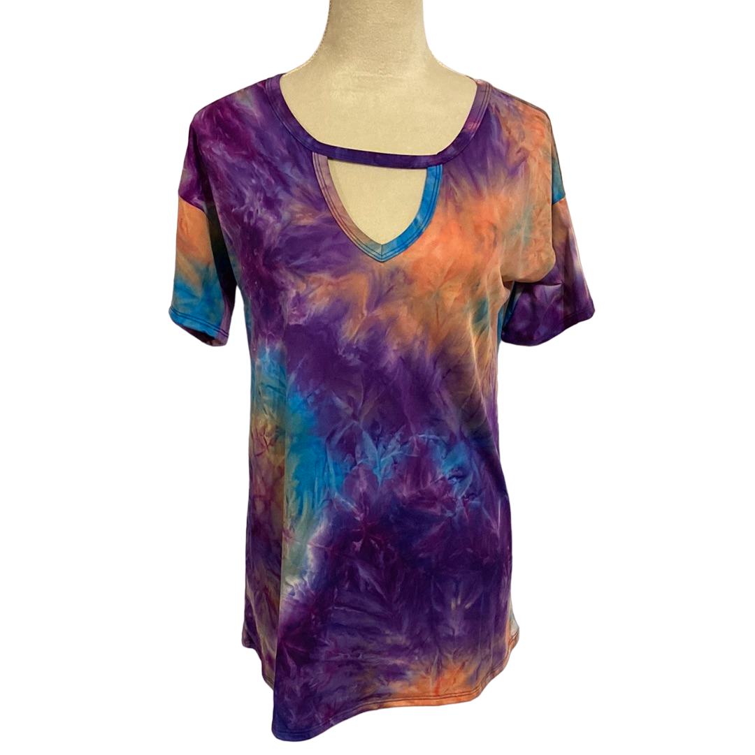 SHORT SLEEVE KEYHOLE NECK TIE DYE PRINT TOP