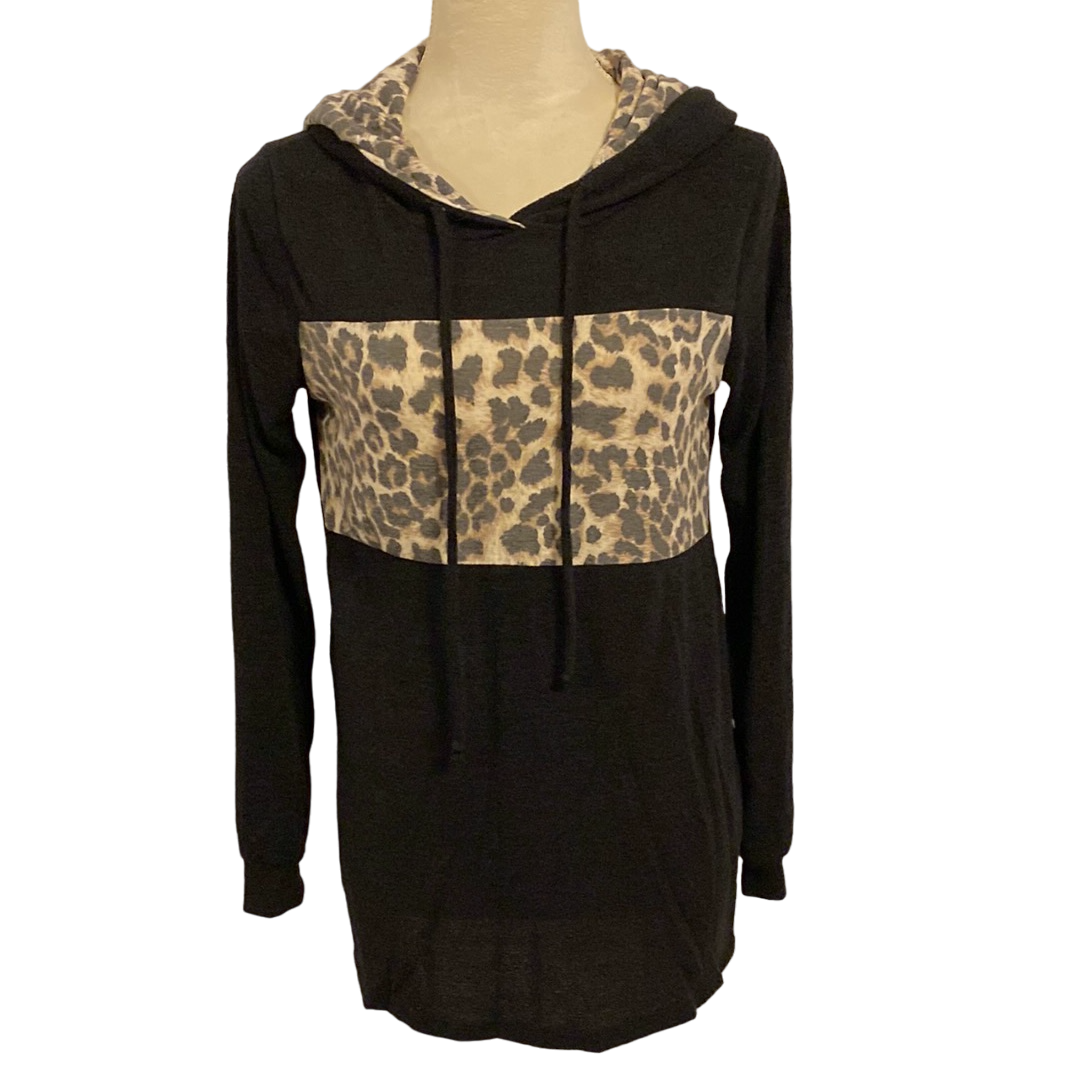 LONG SLEEVE LEOPARD TOP WITH HOOD