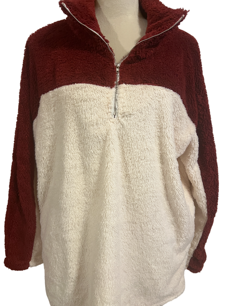 BURGUNDY PULL OVER WITH ZIPPER