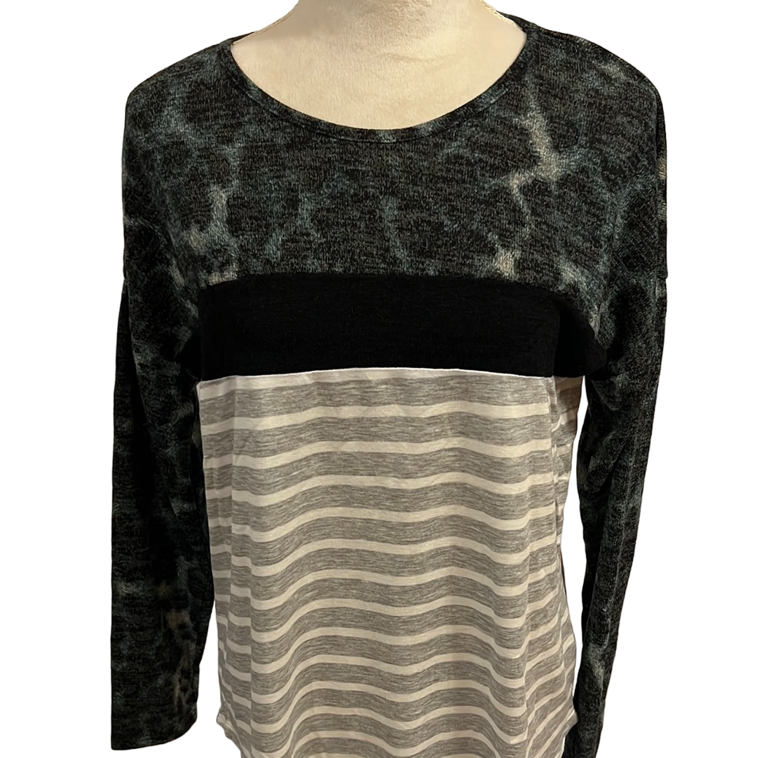 GREY LEOPARD LONG SLEEVE ROUND NECK TOP