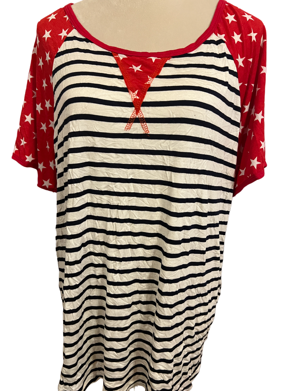 SHORT SLEEVE STRIPE AND STAR PRINT CONTRAST TOP