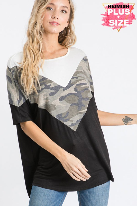 SHORT SLEEVE ROUND NECK SOLID AND CAMO CHEVRON PRINT CONTRAST TOP