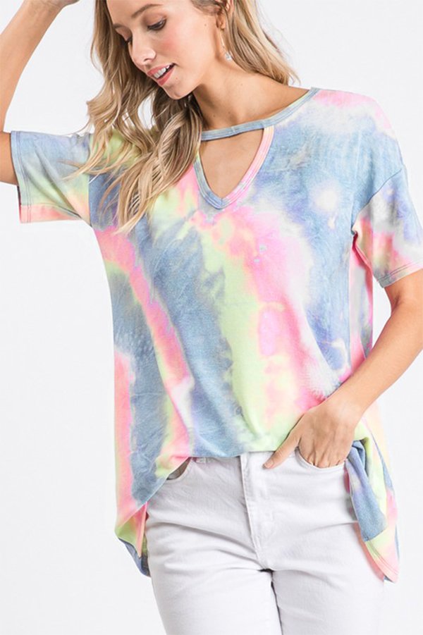 SHORT SLEEVE KEYHOLE NECK TIE DYE PRINT TOP