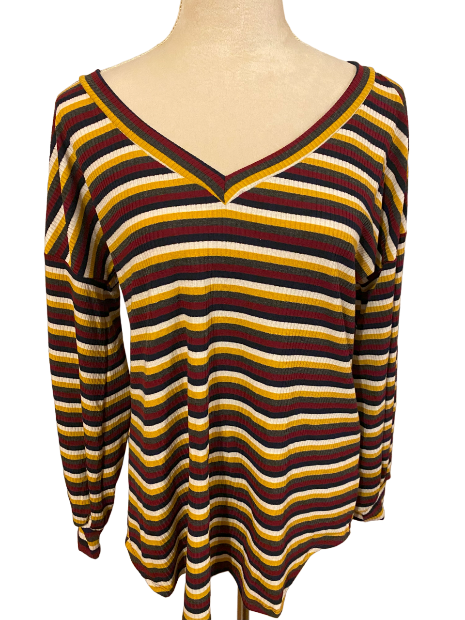 LONG SLEEVE V NECK STRIPE TOP