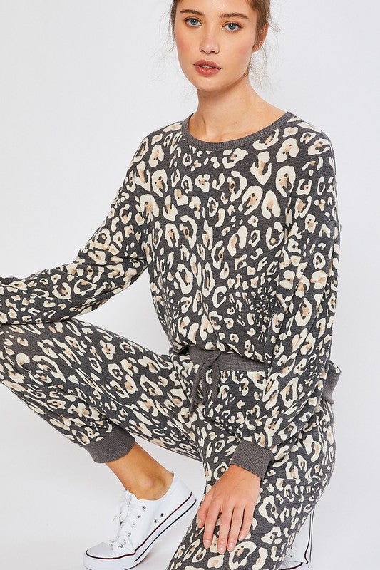 LEOPARD CREWNECK CASUAL TOP