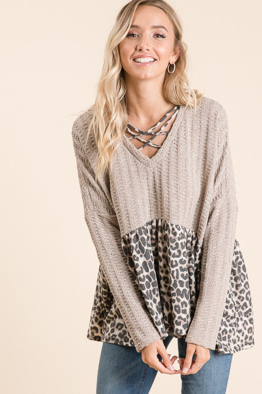 ANIMAL PRINT CONTRAST CRISS CROSS TOP