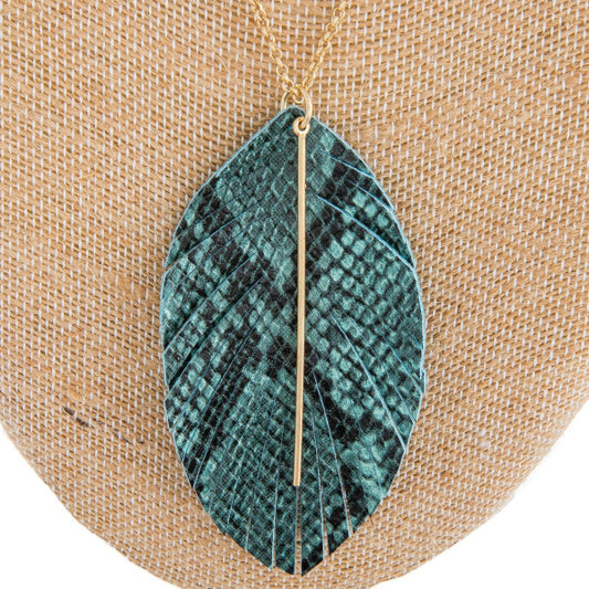 GREEN FEATHER PENDANT NECKLACE