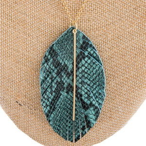 GREEN FEATHER PENDANT NECKLACE