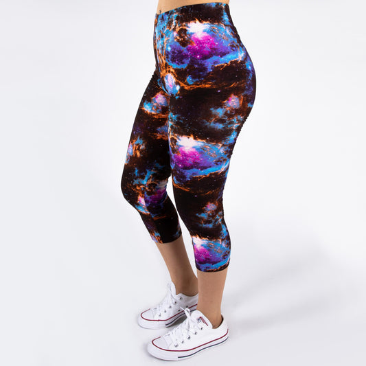 ONE SIZE Peach skin galaxy print capri style leggings