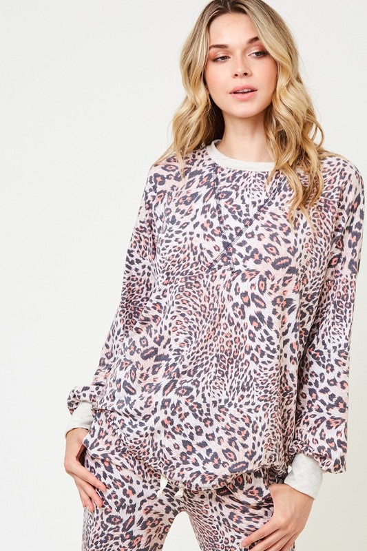 LONG SLEEVE ROUND NECK LEOPARD PRINT TOP