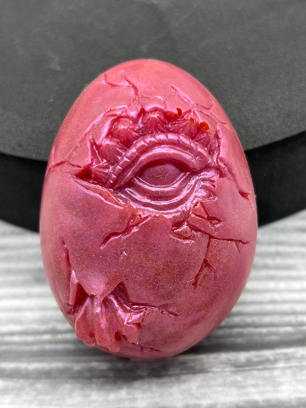 3D cracking dragon egg
