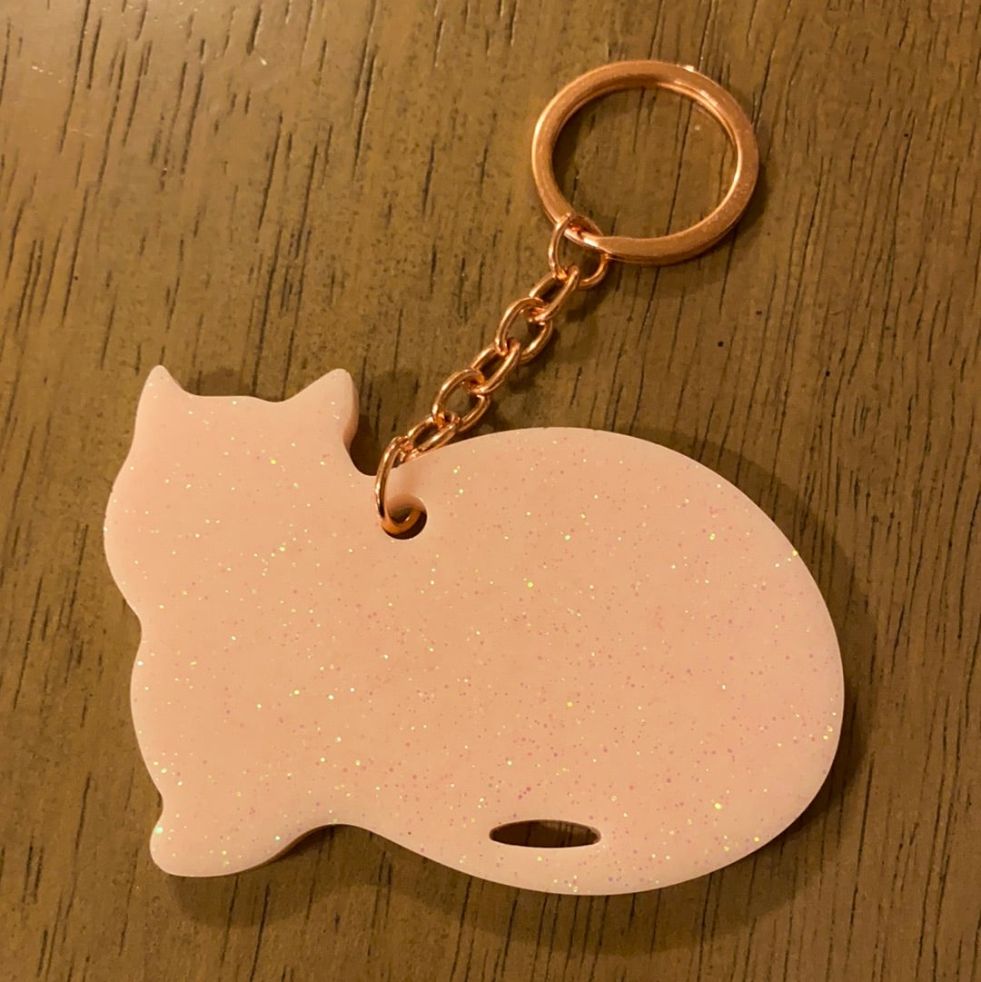 LAYING CAT KEYCHAIN