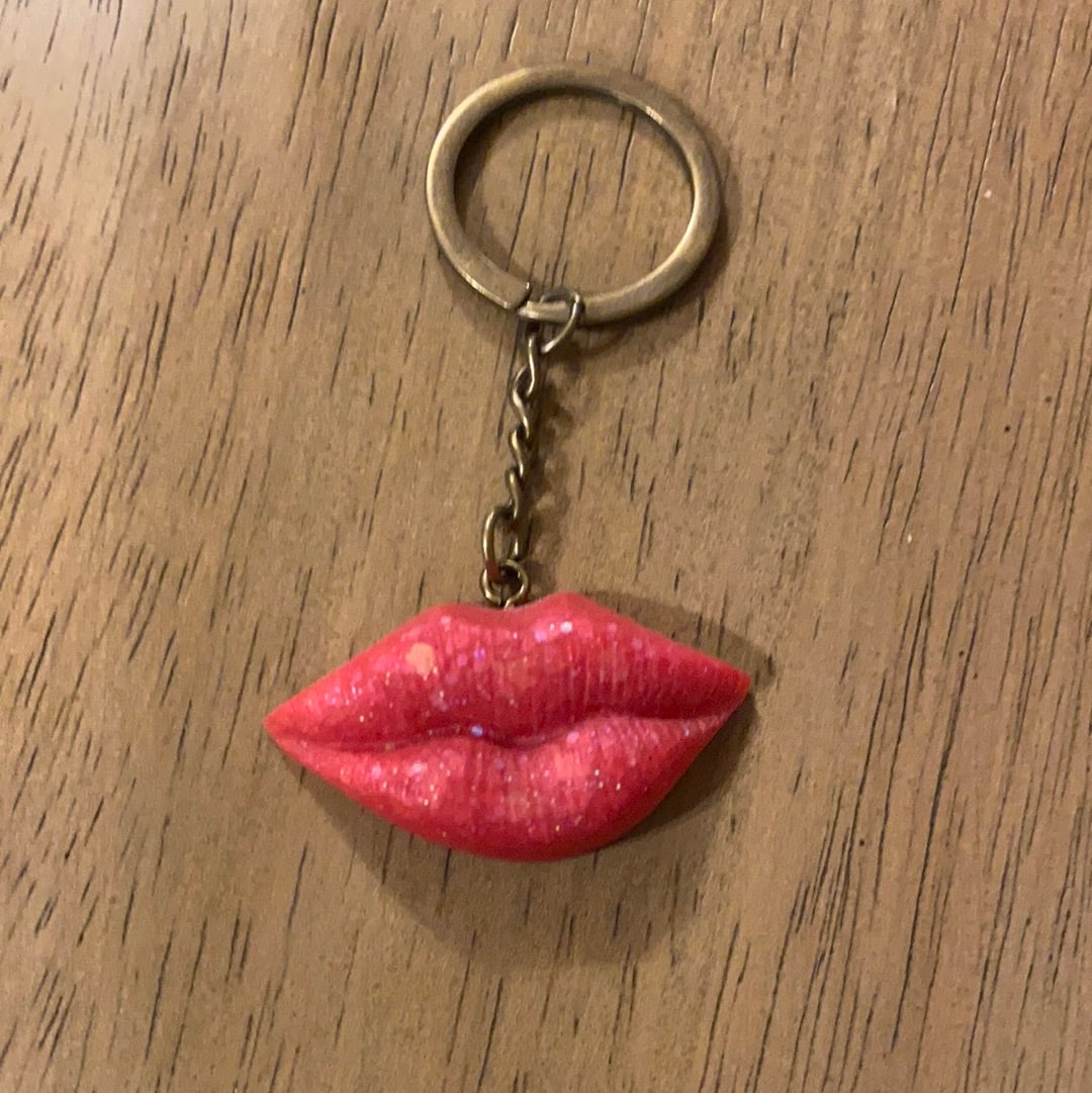 LARGE LIP KEYCHAIN