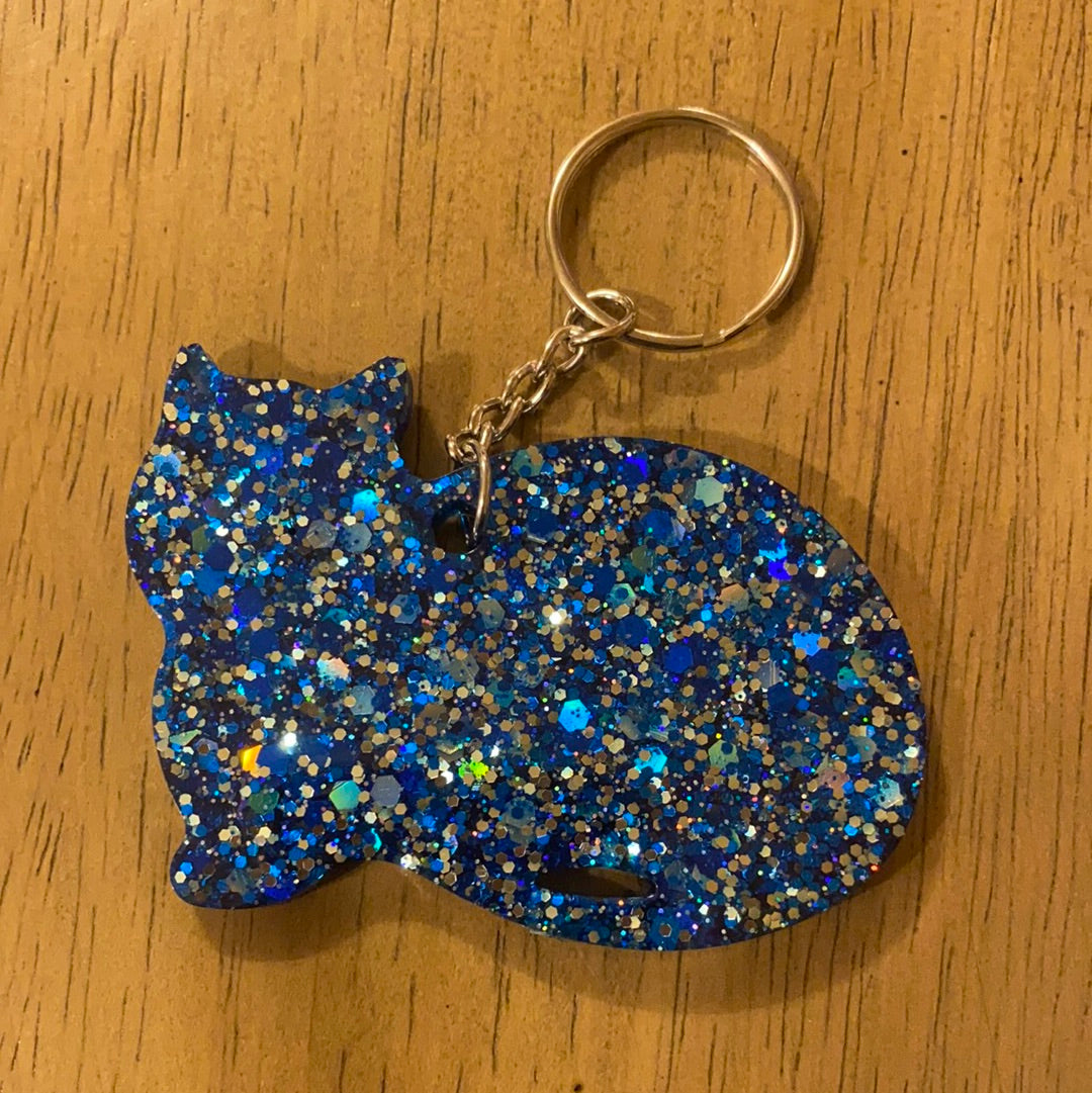 LAYING CAT KEYCHAIN