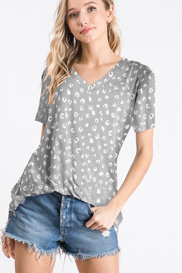 SHORT SLEEVE V NECK ANIMAL PRINT TOP